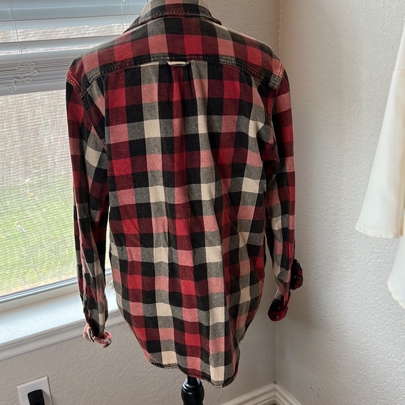 Eddie Bauer Women’s Distressed Long Sleeve Button Down - Picture 2 of 6